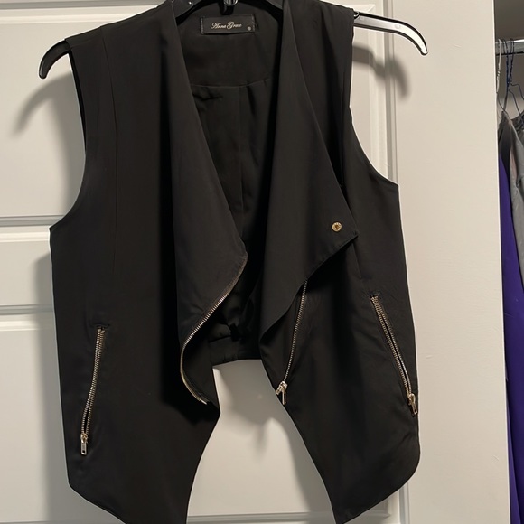 Vest - Picture 4 of 6